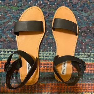 Steve Madden black sandals